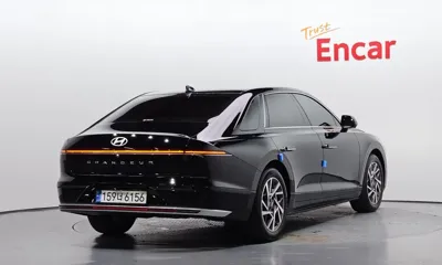 Hyundai Grandeur 2023, 30624 км, за 20161.3 USD