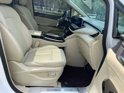 Buick GL8 2024, 70000 км, за 27809.94 USD - фото 9