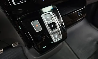 Hyundai Staria 2025, 57701 км, за 26913.48 USD - фото 9