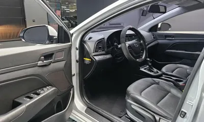 Hyundai Avante 2018, 56878 км, за 7700.78 USD - фото 10