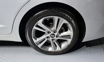 Hyundai Avante 2018, 56878 км, за 7700.78 USD - фото 21