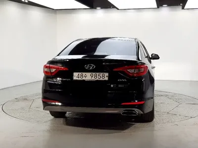 Hyundai Sonata 2015, 99749 км, за 4485.47 USD