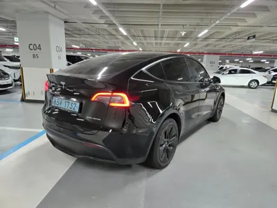Tesla Model Y 2021, 58090 км, за 24679.29 USD