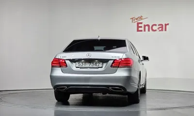 Mercedes-Benz E-Class 2015, 145491 км, за 5306.42 USD