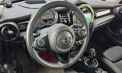 MINI Cooper 2019, 47649 км, за 11126.43 USD - фото 13