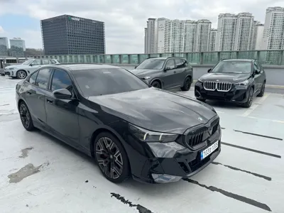 BMW 5-Series 2026, 4000 км, за 78771.17 USD