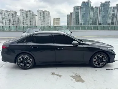 BMW 5-Series 2026, 4000 км, за 78771.17 USD