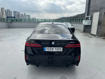BMW 5-Series 2026, 4000 км, за 78771.17 USD