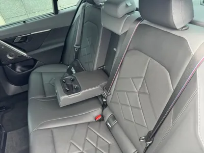 BMW 5-Series 2026, 4000 км, за 78771.17 USD - фото 7
