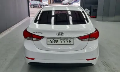 Hyundai Avante 2014, 161586 км, за 2953.92 USD