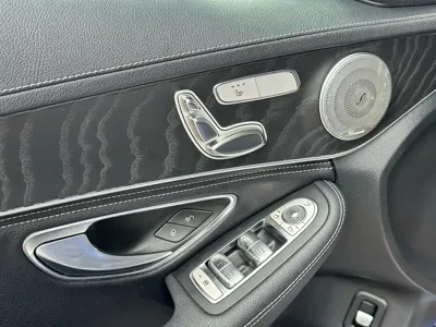 Mercedes-Benz C-Class 2018, 91700 км, за 12212.83 USD - фото 10