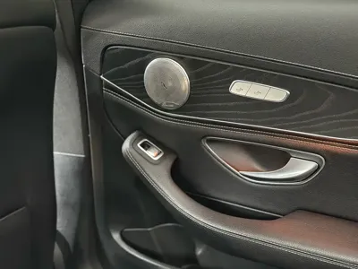 Mercedes-Benz C-Class 2018, 91700 км, за 12212.83 USD - фото 24