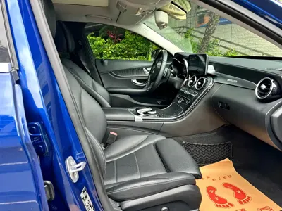 Mercedes-Benz C-Class 2018, 91700 км, за 12212.83 USD - фото 27