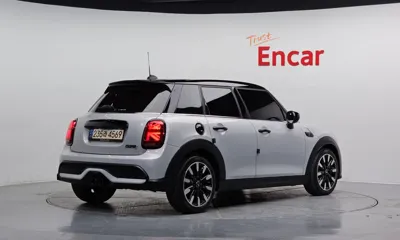 MINI Cooper 2022, 32143 км, за 15456.46 USD