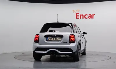 MINI Cooper 2022, 32143 км, за 15456.46 USD