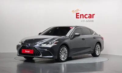 Lexus ES · 2022 год