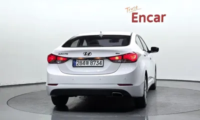 Hyundai Avante 2014, 98671 км, за 3872.92 USD