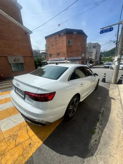 Audi A4 2021, 101000 км, за 14441.38 USD