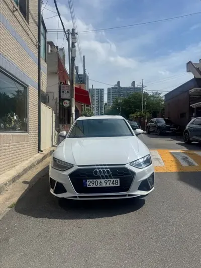 Audi A4 2021, 101000 км, за 14441.38 USD