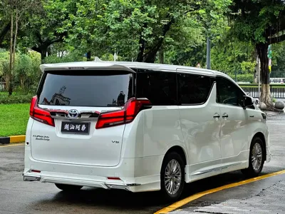 Toyota Vellfire 2023, 60000 км, за 85289.18 USD