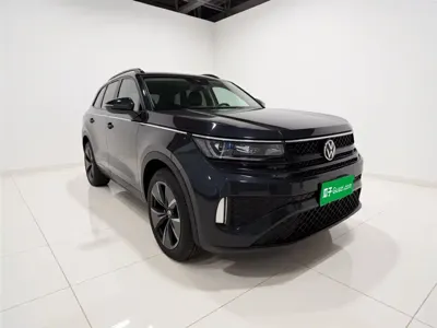 Volkswagen Tavendor 2024, 19000 км, за 26618.08 USD