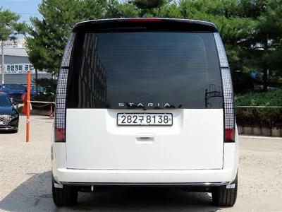 Hyundai Staria 2025, 104404 км, за 19284.3 USD