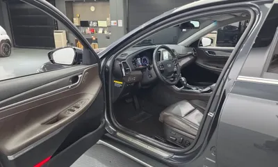 Hyundai Grandeur 2018, 190077 км, за 6514.66 USD - фото 10