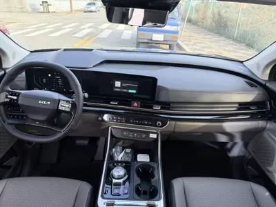 Kia Canival 2026, 5995 км, за 25677.69 USD - фото 16