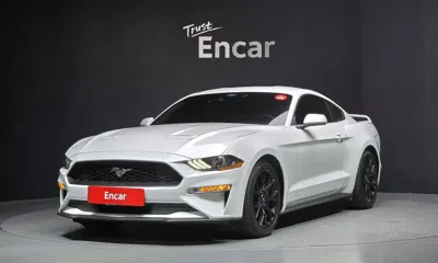 Ford Mustang · 2023 год