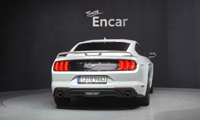 Ford Mustang 2023, 53357 км, за 22144.38 USD