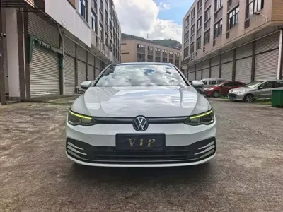Volkswagen Golf 2020, 61000 км, за 11199.74 USD