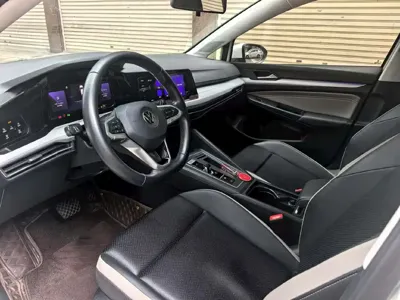 Volkswagen Golf 2020, 61000 км, за 11199.74 USD