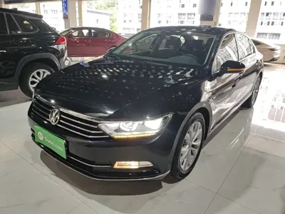 Volkswagen Magotan 2018, 52400 км, за 11433.18 USD