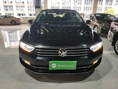 Volkswagen Magotan 2018, 52400 км, за 11433.18 USD