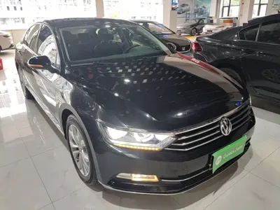 Volkswagen Magotan 2018, 52400 км, за 11433.18 USD