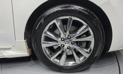 Kia Canival 2019, 131424 км, за 10571.52 USD