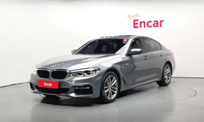 BMW 5-Series · 2017 год