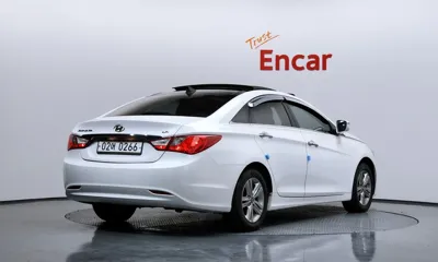 Hyundai Sonata 2014, 174974 км, за 3841.06 USD