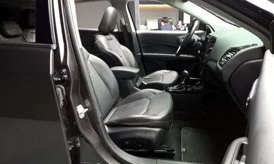 Jeep Compass 2020, 49389 км, за 11225.63 USD - фото 11