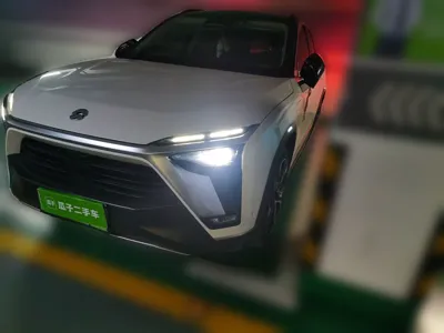 Nio ES8 · 2020 год