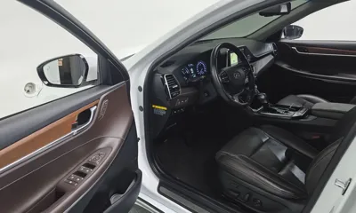 Hyundai Grandeur 2019, 148949 км, за 10744.28 USD - фото 13