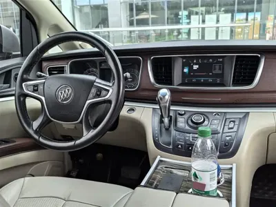 Buick GL8 2017, 65000 км, за 7327.7 USD