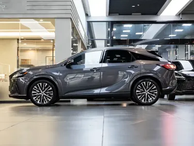 Lexus RX New Energy 2023, 63000 км, за 41141.05 USD