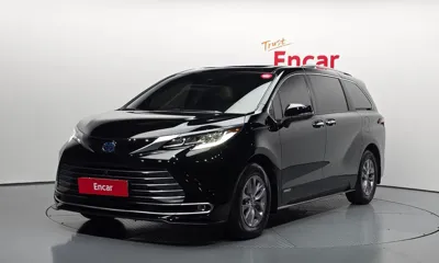 Toyota Sienna · 2021 год