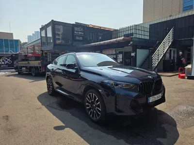 BMW X6 2025, 8704 км, за 47775.22 USD