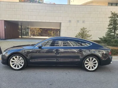 Audi A7 2012, 117809 км, за 5618.72 USD