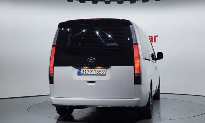 Hyundai Staria 2023, 82391 км, за 19139.06 USD