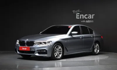BMW 5-Series · 2017 год