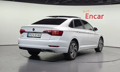 Volkswagen Jetta 2021, 8446 км, за 23730.85 USD