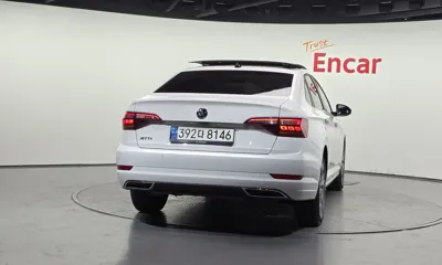 Volkswagen Jetta 2021, 8446 км, за 23730.85 USD